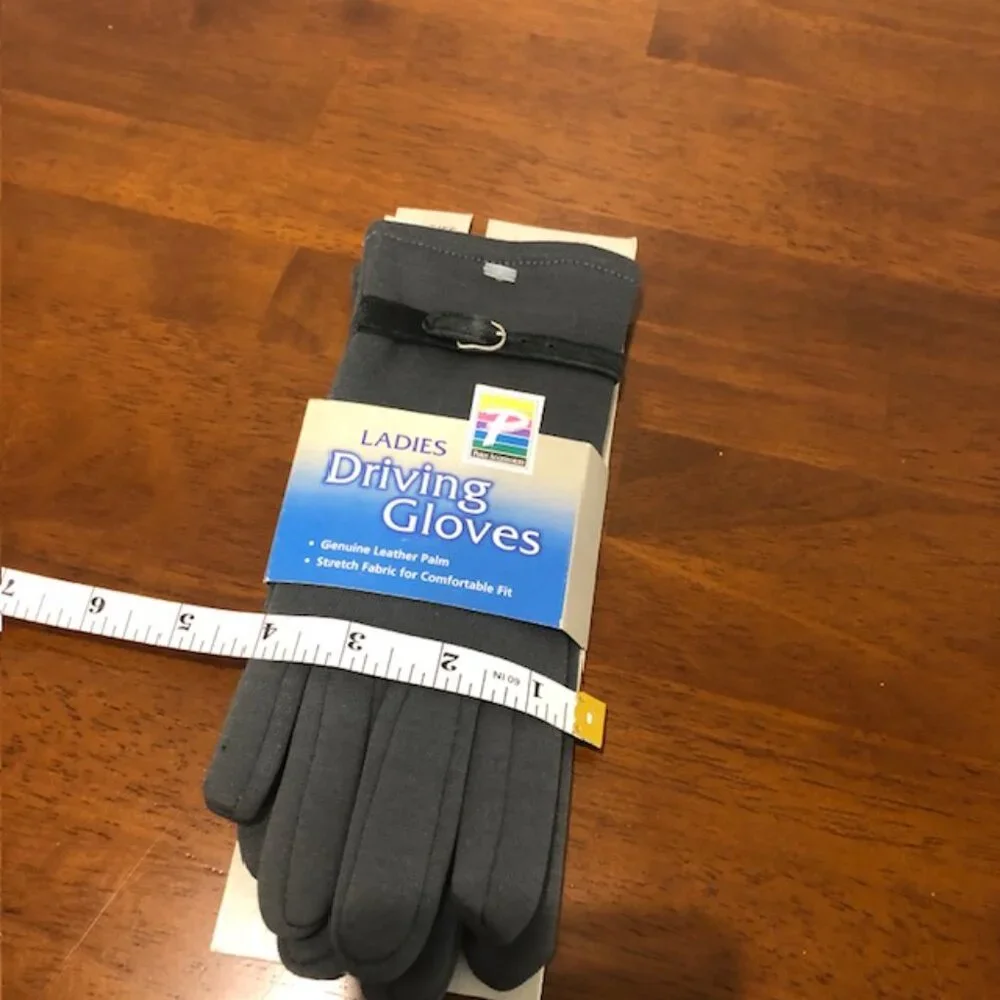 Ladies Driving Gloves Size SM NWT.